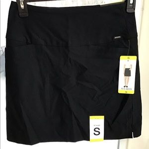NWT S.C.&CO. 360 degrees tummy control skort size S